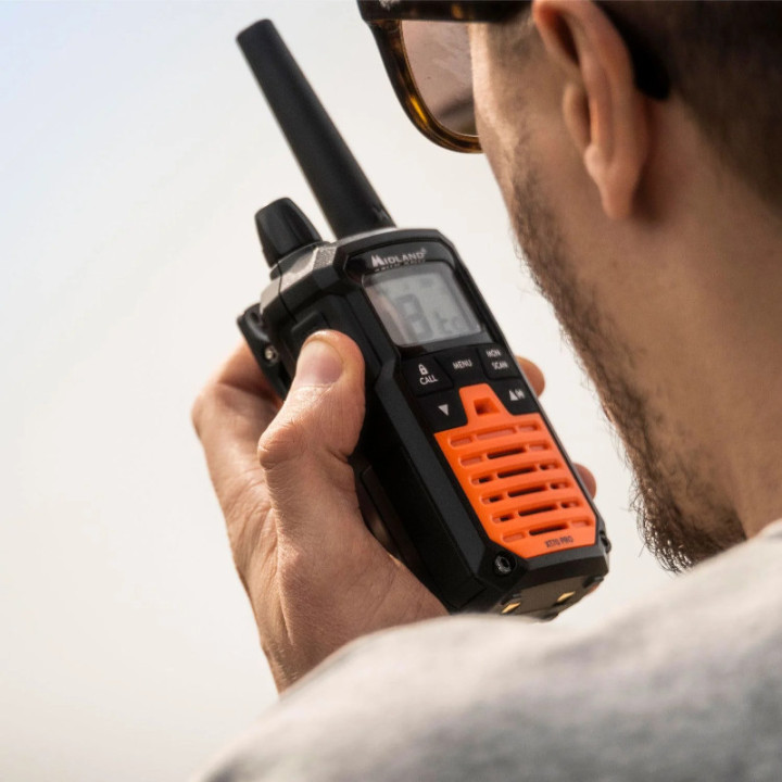 Midland XT70-PRO H&W Pareja Walkies PMR-446 con maletín