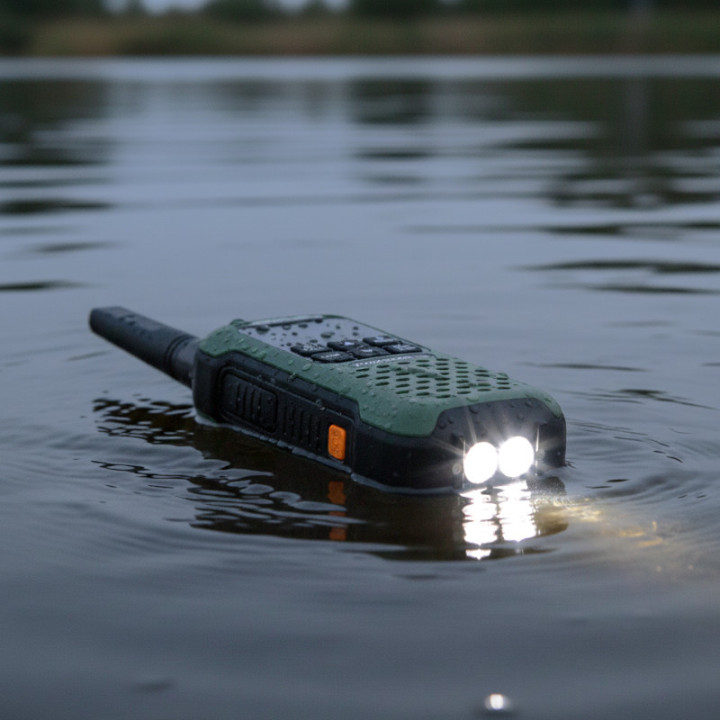 Dynascan F-15 Pareja Walkies verdes uso libre sumergibles con microauriculares