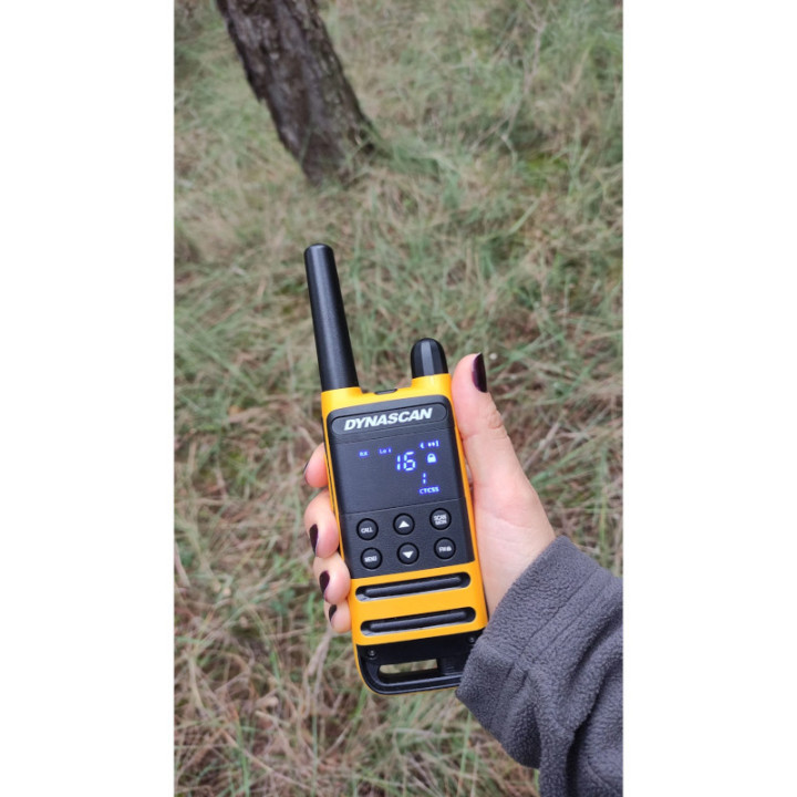 Dynascan P19 Pareja Walkies PMR-446 uso libre con estuche y auriculares